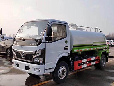 國六灑水車